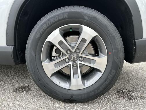 Solar Silver Metallic 2026 Honda Pilot EX-L