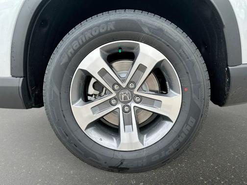 Solar Silver Metallic 2026 Honda Pilot EX-L