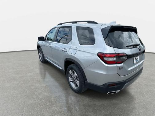 Solar Silver Metallic 2026 Honda Pilot EX-L