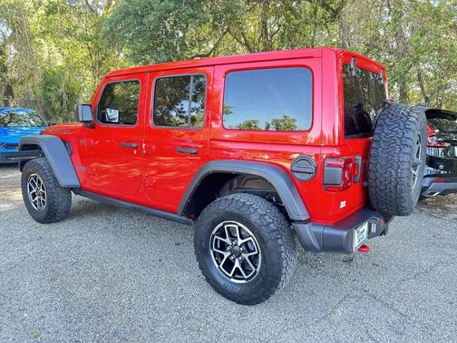 Firecracker Red Clearcoat 2025 Jeep Wrangler Rubicon