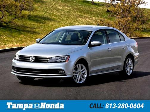 2015 Volkswagen Jetta Auto SE w/Connectivity/Navigation