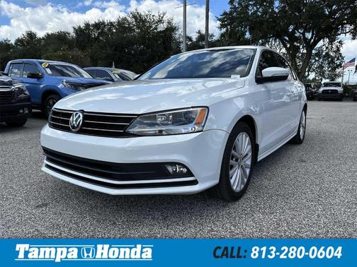 2015 Volkswagen Jetta Auto SE w/Connectivity/Navigation