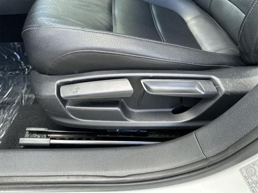 2015 Volkswagen Jetta Auto SE w/Connectivity/Navigation