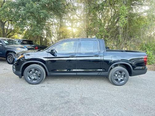 Crystal Black Pearl 2026 Honda Ridgeline TrailSport