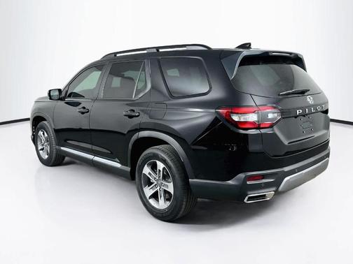 Crystal Black Pearl 2026 Honda Pilot EX-L
