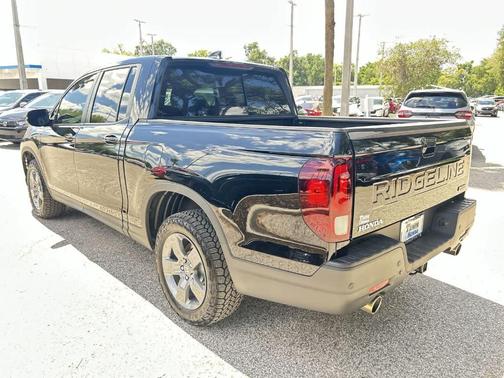 Crystal Black Pearl 2025 Honda Ridgeline TrailSport