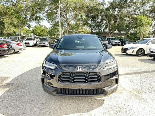 Crystal Black Pearl 2025 Honda HR-V Sport