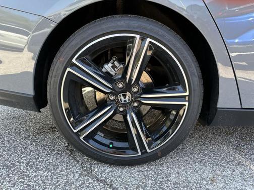 Urban Gray Pearl 2026 Honda Accord SE