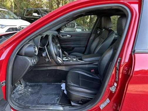 2023 Alfa Romeo Giulia Base