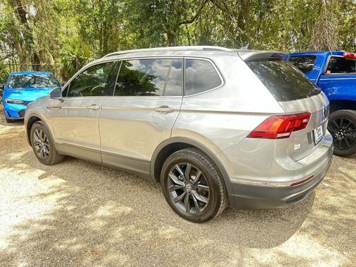 Pyrite Silver Metallic 2024 Volkswagen Tiguan 2.0T SE