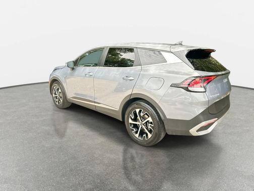 Everlasting Silver 2025 Kia Sportage EX