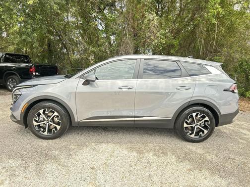 Everlasting Silver 2025 Kia Sportage EX