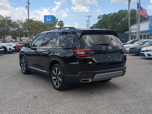 2024 Honda Pilot Touring