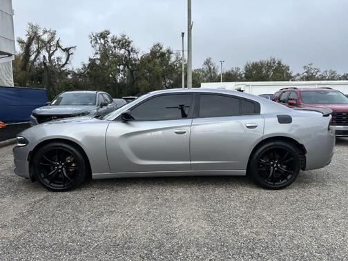 2017 Dodge Charger SXT
