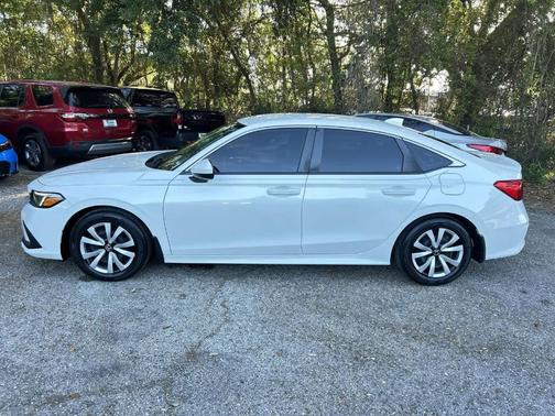 Platinum White Pearl 2024 Honda Civic LX
