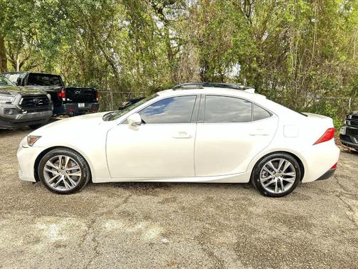 Eminent White Pearl 2018 Lexus IS 300 Base