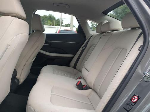 2022 Hyundai SONATA SEL