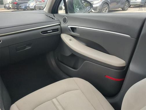2022 Hyundai SONATA SEL
