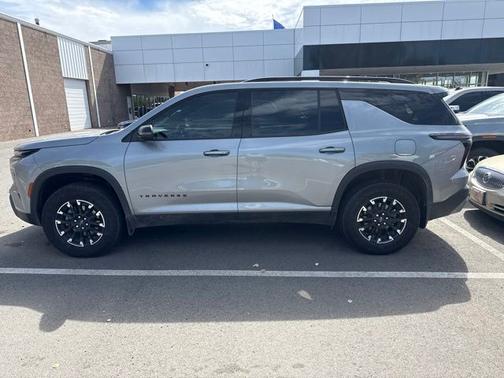 Sterling Gray Metallic 2025 Chevrolet Traverse Z71