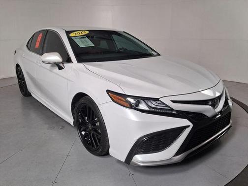 Wind Chill Pearl 2022 Toyota Camry XSE