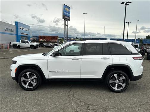 Bright White Clearcoat 2023 Jeep Grand Cherokee Limited