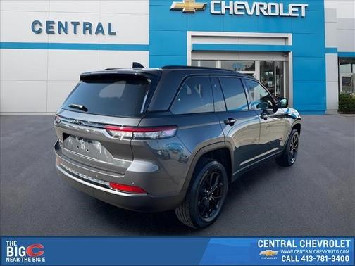 Baltic Gray Metallic Clearcoat 2025 Jeep Grand Cherokee Altitude