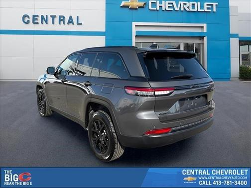 Baltic Gray Metallic Clearcoat 2025 Jeep Grand Cherokee Altitude