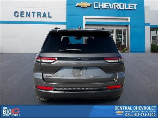 Baltic Gray Metallic Clearcoat 2025 Jeep Grand Cherokee Altitude