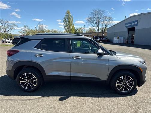Sterling Gray Metallic 2025 Chevrolet Trailblazer LT