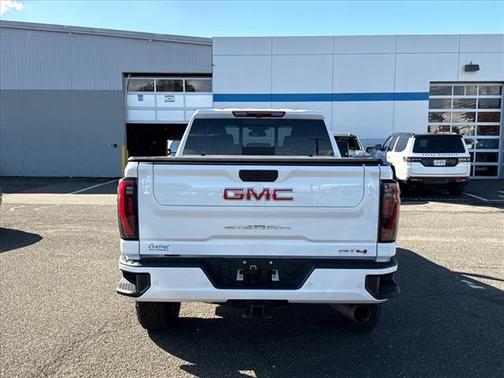 2024 GMC Sierra 2500 AT4