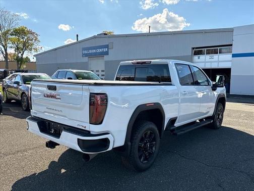 2024 GMC Sierra 2500 AT4