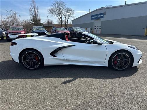 Arctic White 2026 Chevrolet Corvette Stingray w/1LT