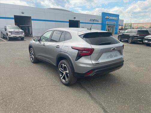 Sterling Gray Metallic 2026 Chevrolet Trax FWD 1RS
