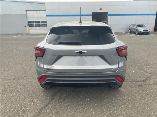 Sterling Gray Metallic 2026 Chevrolet Trax FWD 1RS