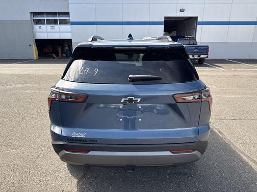 Lakeshore Blue Metallic 2027 Chevrolet Equinox 1LT