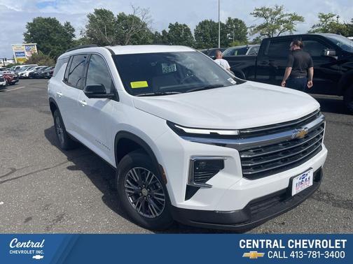 Summit White 2026 Chevrolet Traverse LT