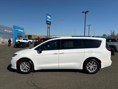 Bright White Clearcoat 2025 Chrysler Pacifica L