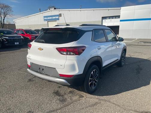 Summit White 2026 Chevrolet Trailblazer LT