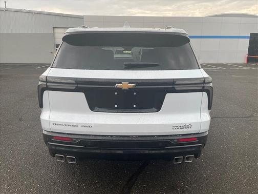 Polar White Tricoat 2026 Chevrolet Traverse High Country
