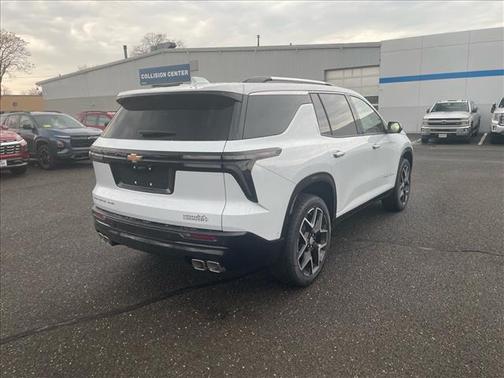 Polar White Tricoat 2026 Chevrolet Traverse High Country