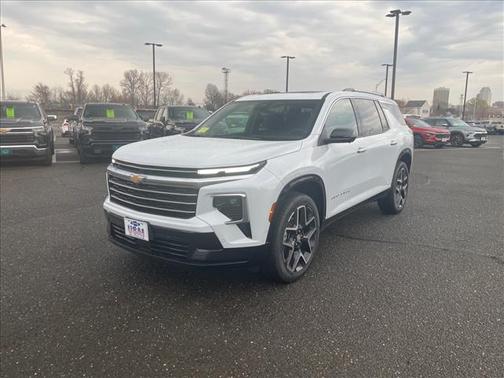 Polar White Tricoat 2026 Chevrolet Traverse High Country