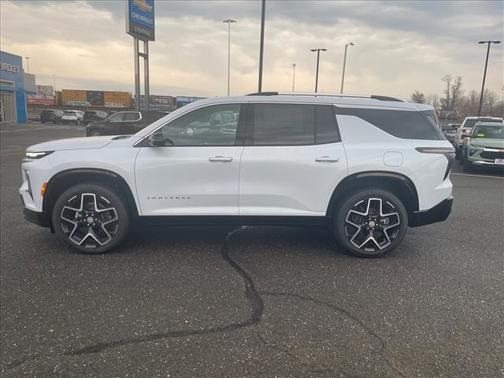 Polar White Tricoat 2026 Chevrolet Traverse High Country