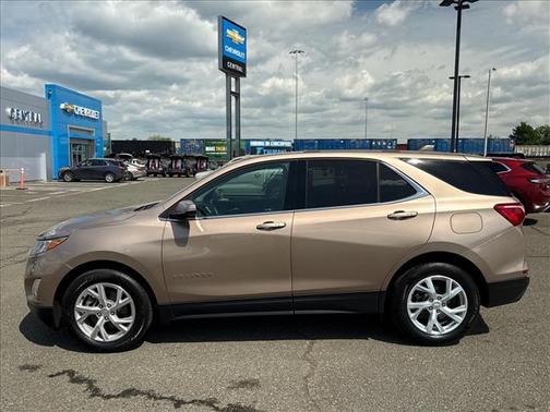 Sandy Ridge Metallic 2018 Chevrolet Equinox 2LT