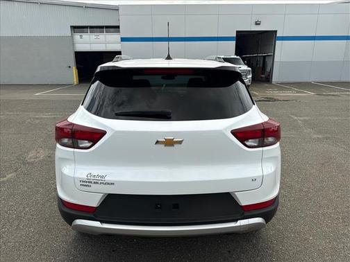 Summit White 2025 Chevrolet Trailblazer LT
