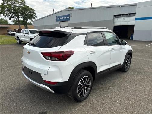 Summit White 2025 Chevrolet Trailblazer LT