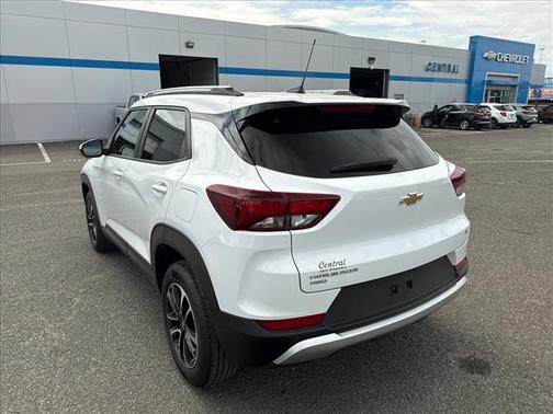 Summit White 2025 Chevrolet Trailblazer LT
