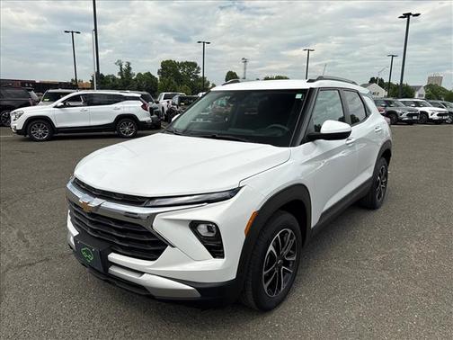 Summit White 2025 Chevrolet Trailblazer LT