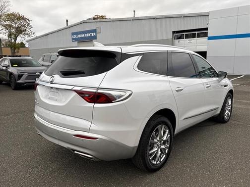 2023 Buick Enclave Essence AWD