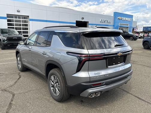 Sterling Gray Metallic 2027 Chevrolet Traverse LT