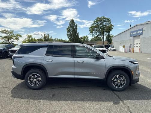 Sterling Gray Metallic 2027 Chevrolet Traverse LT